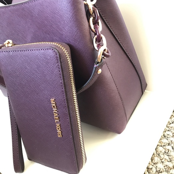 🌹🌸🚫OUTSTOCK🚫mk satchel set/wallet & crossbody - Picture 3 of 8